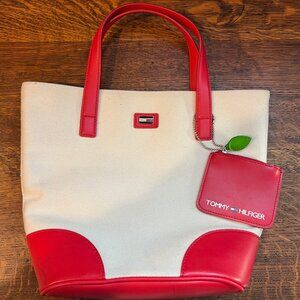 Tommy Hilfiger small apple tote 🍎